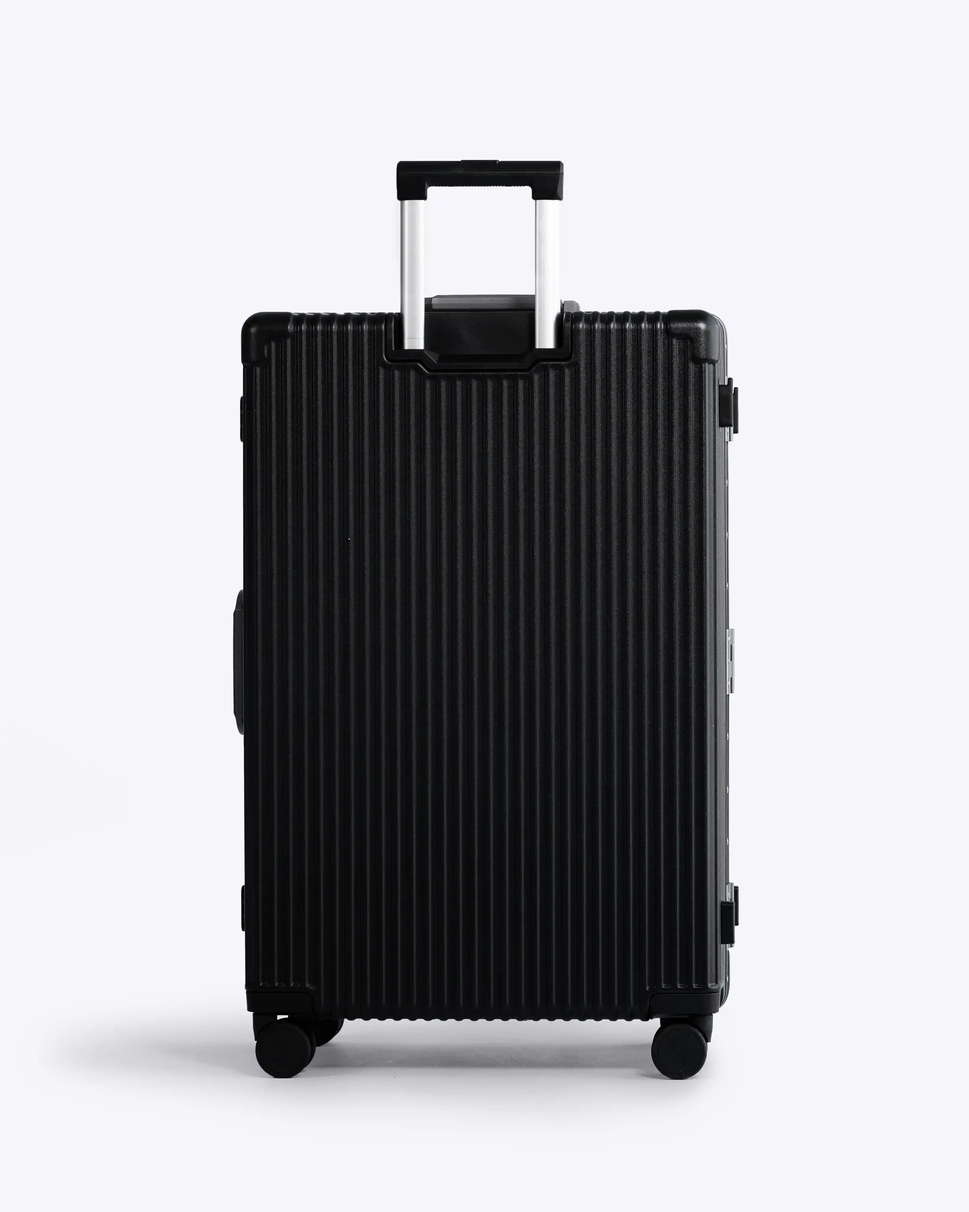 Check-In: All-In-One 28"